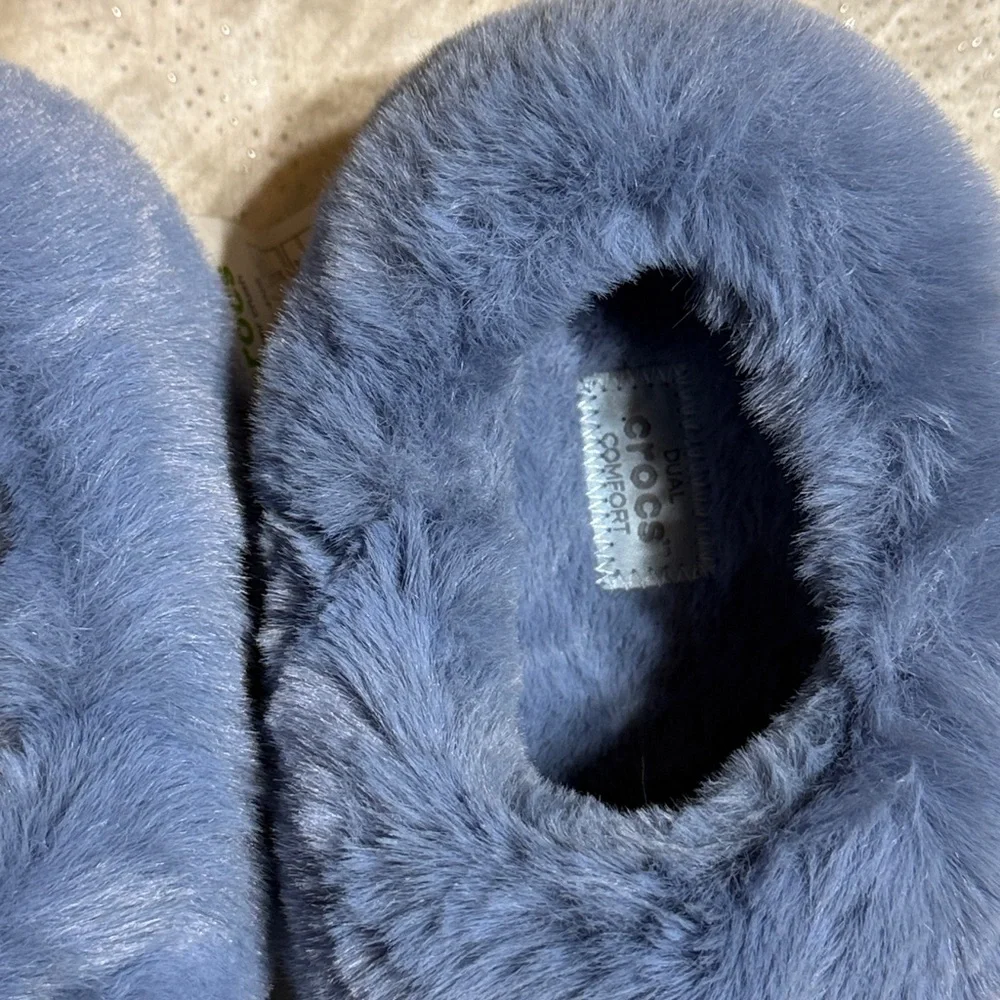 Crocs dual comfort Blue Fuzzy Clogs size women 8 men 6 f - Picture 3 of 7